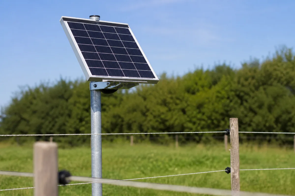 Batterie solaire pour clôture électrique : kit 55 Wc autonome